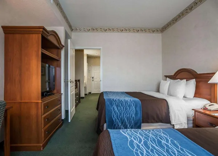 Quality Inn & Suites Dixon Near I-88