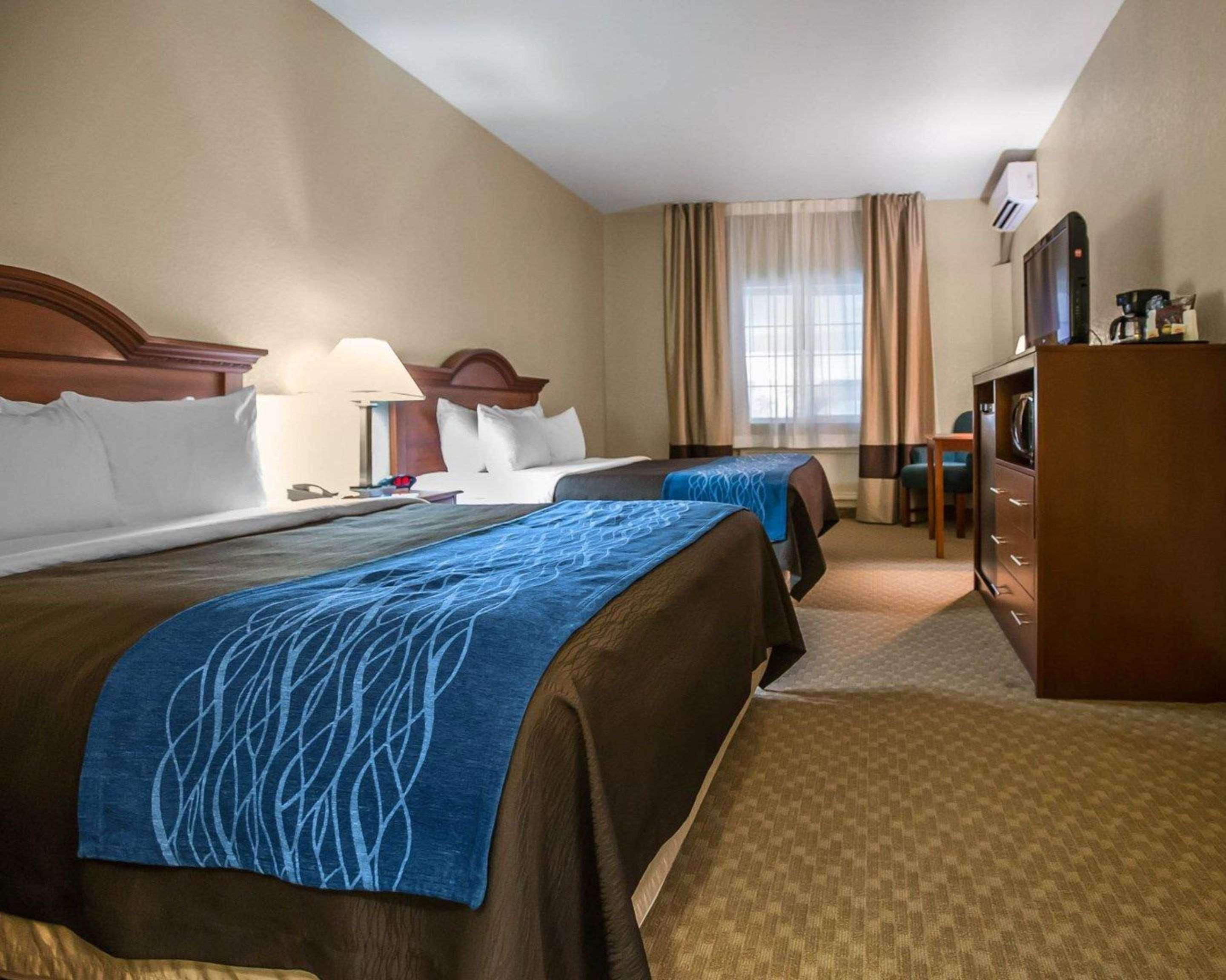 Hotel Quality & Near I-88 Dixon