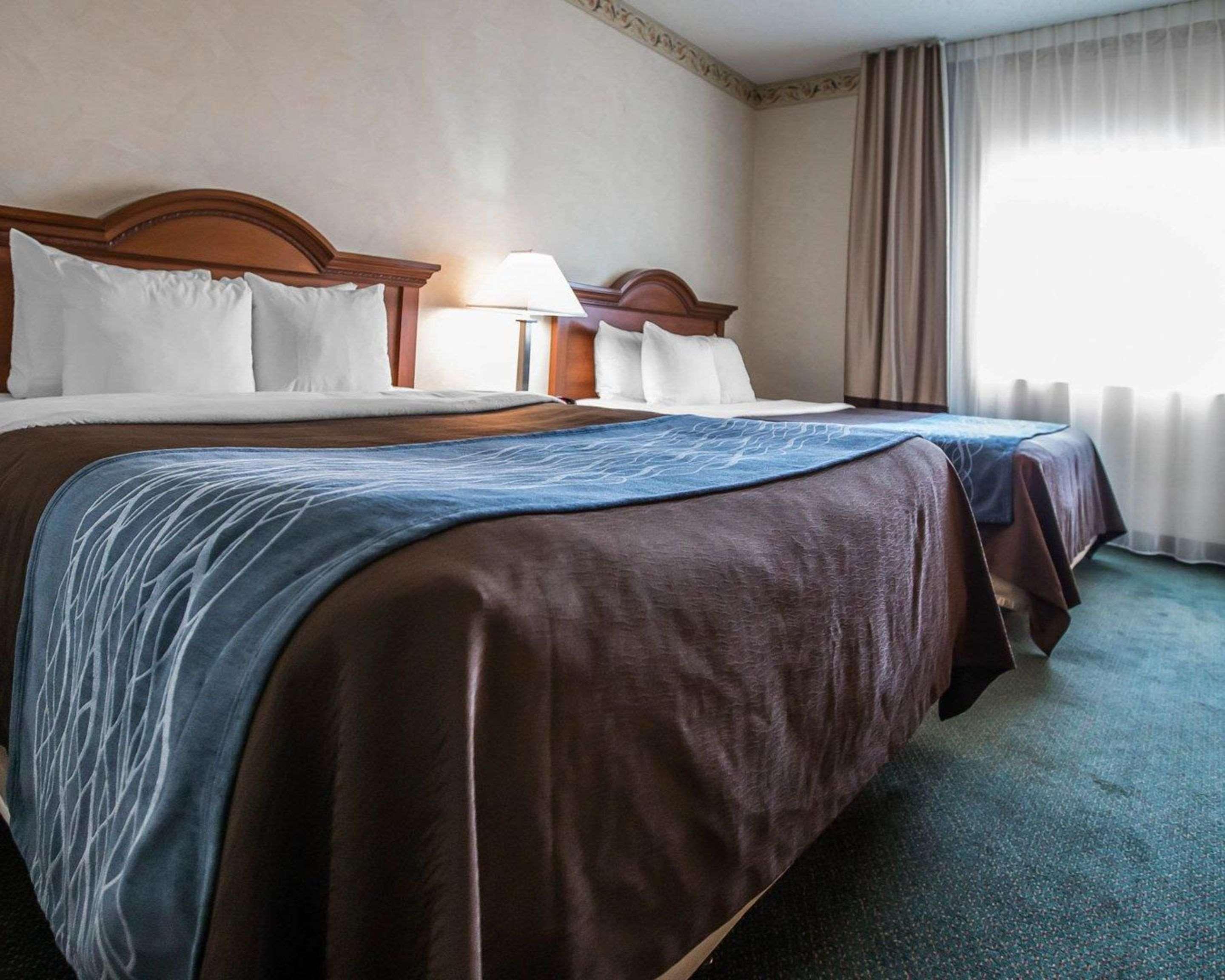 Hotel Quality & Near I-88 Dixon
