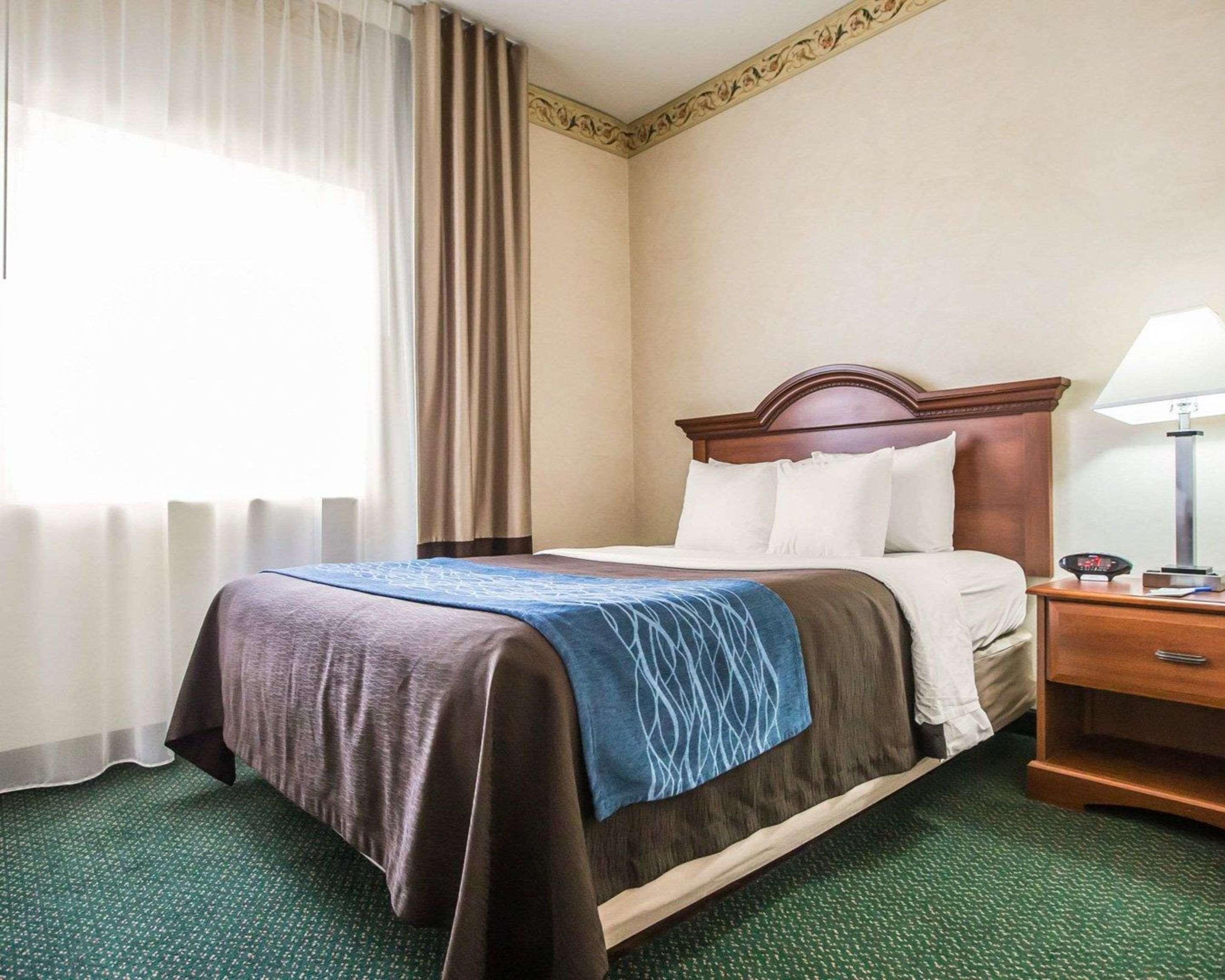 Hotel Quality & Near I-88