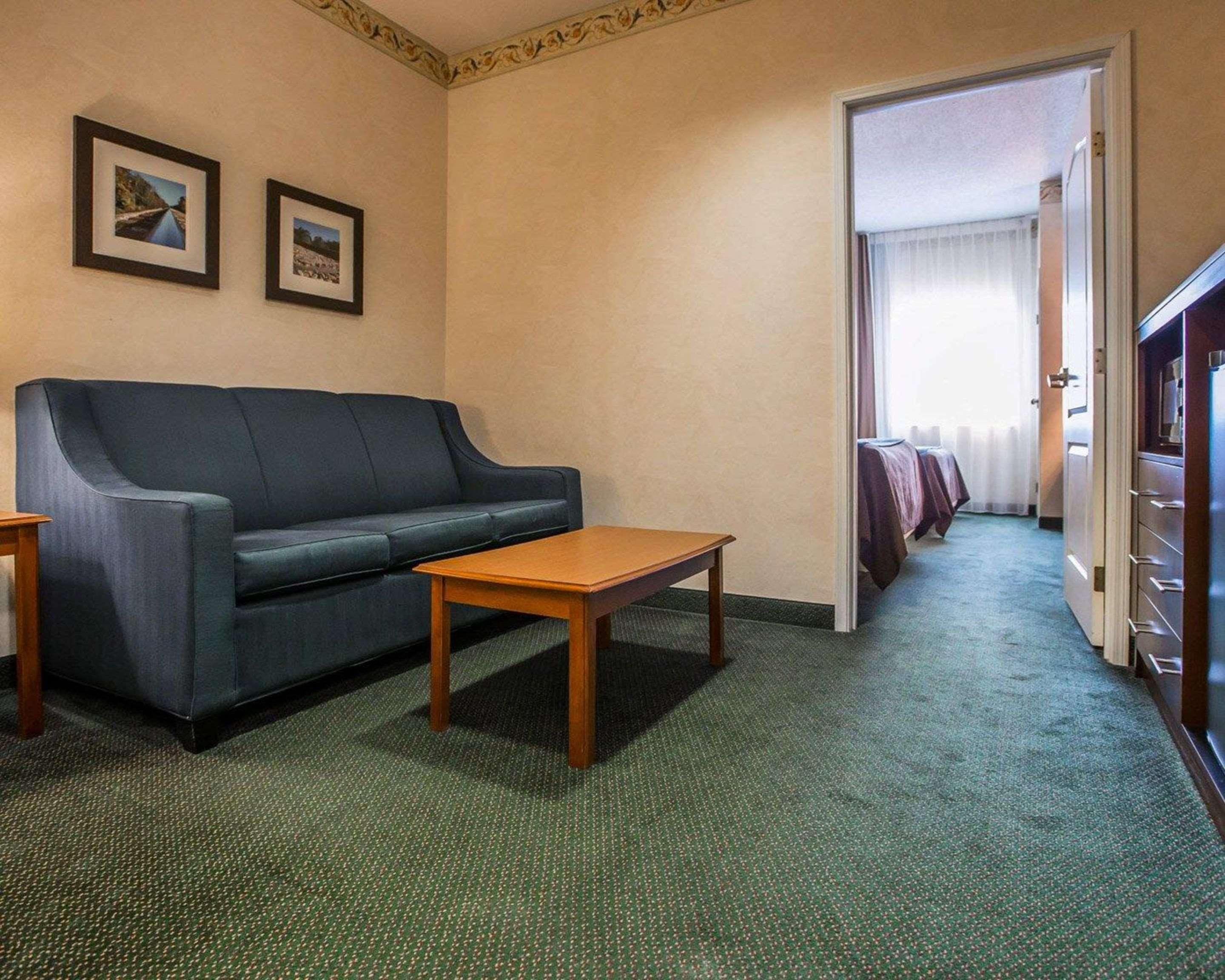 Quality & Near I-88 Hotel 2*